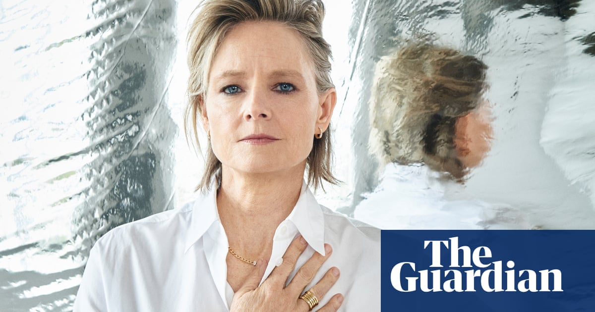 Ема БроксИзминаха приблизително 58 години от първата актьорска роля на