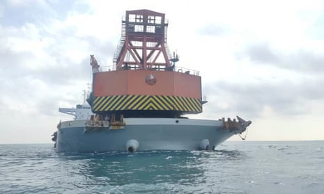马来西亚调查涉嫌与掠夺英国二战残骸有关的中国驳船