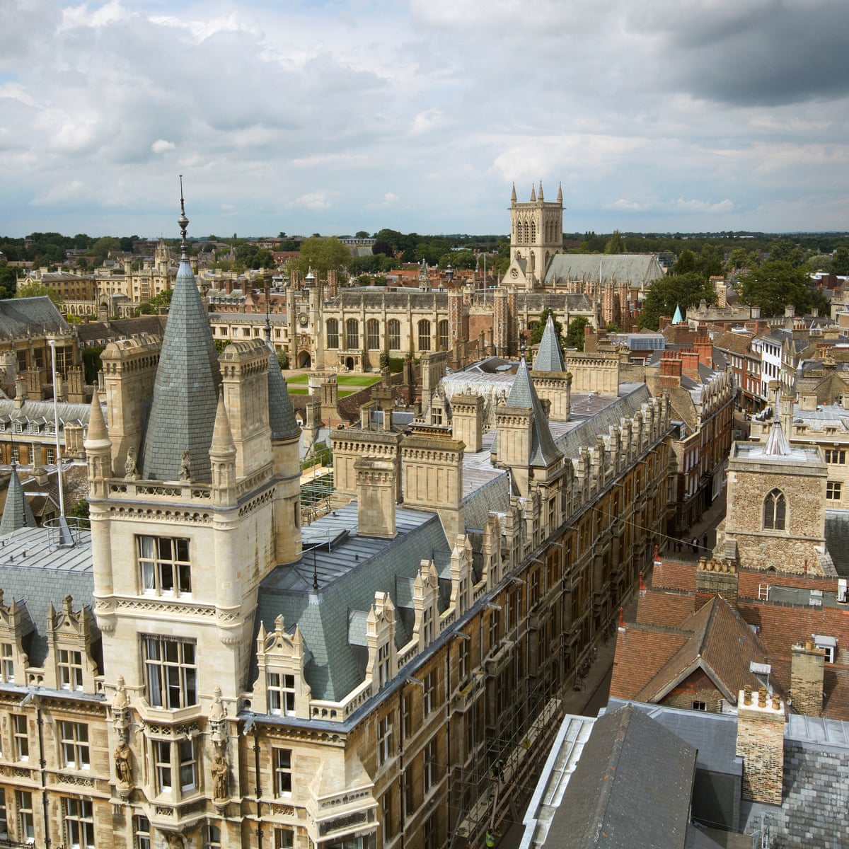 Which is richer Oxford or Cambridge?