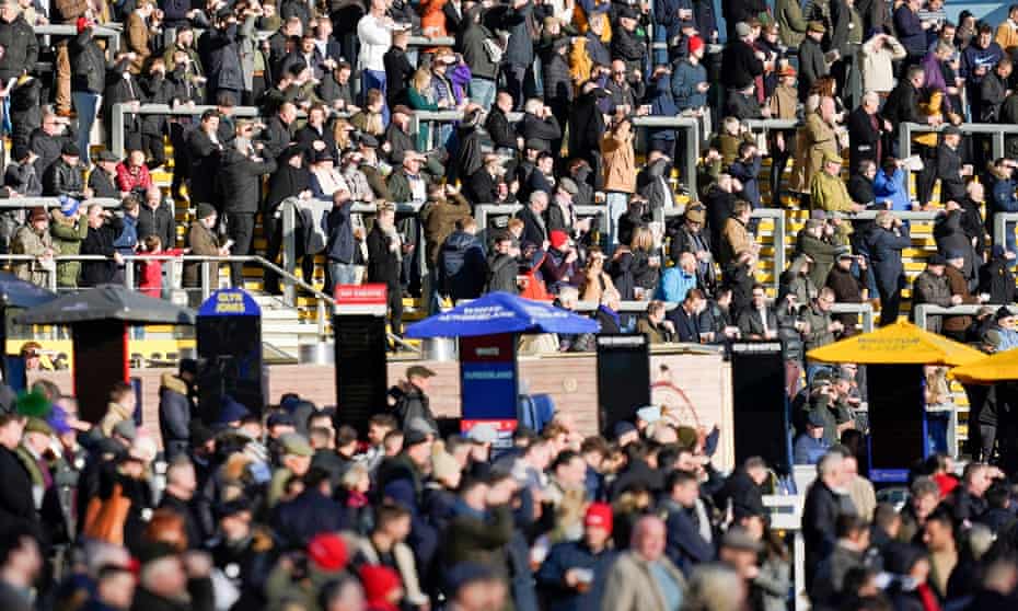 A good crowd watch Friday’s action at Newbury, where they go again on Saturday.