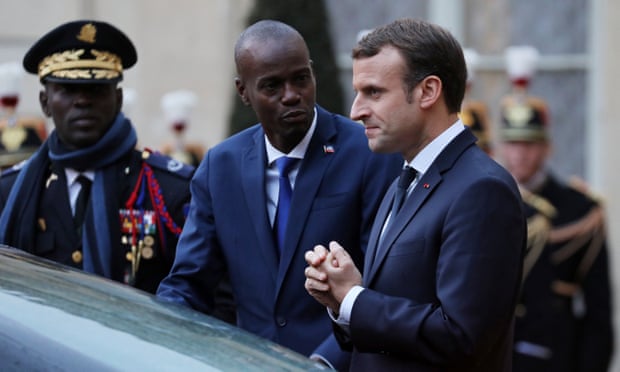 Jovenel Moïse (centre) with the French president, Emmanuel Macron, in 2017