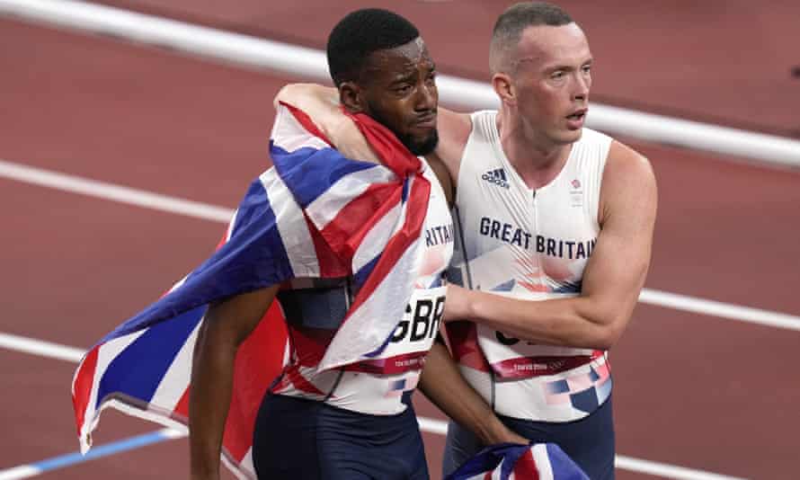 Kilty will never forgive ‘reckless’ Ujah for costing GB Olympic relay silver | Athletics 1 Richard Kilty (right) consoles Nethaneel Mitchell-Blake of Britain after anchoring his team to the silver medal in the final of the men’s 4 x 100m relay at the 2020 Summer Olympics in Tokyo.