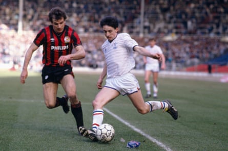 Pat Nevin in action for Chelsea in the final.