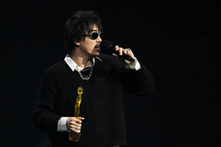 Max Bassin of Geese receives the award for international group of the year.