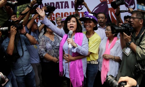 Maria Lourdes Sereno addresses supporters in Manila after being ousted as Philippine supreme court chief justice.