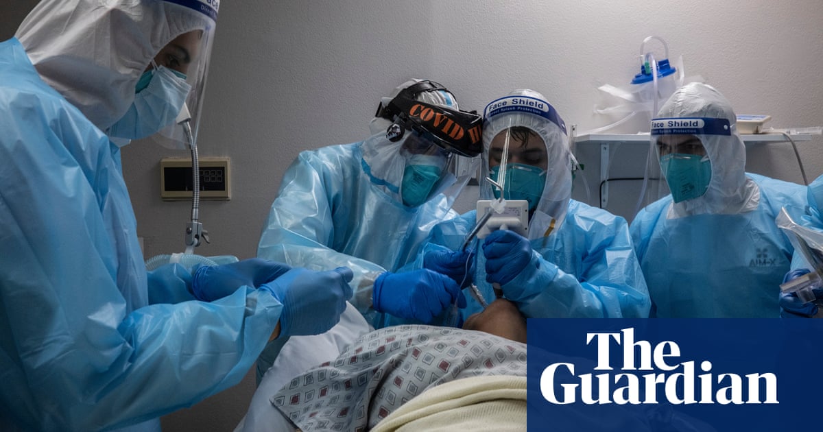 US states break new coronavirus records as hospitals brace for Thanksgiving surge