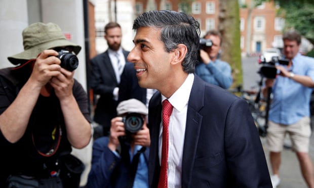 Rishi Sunak arrives at a hustings event in London