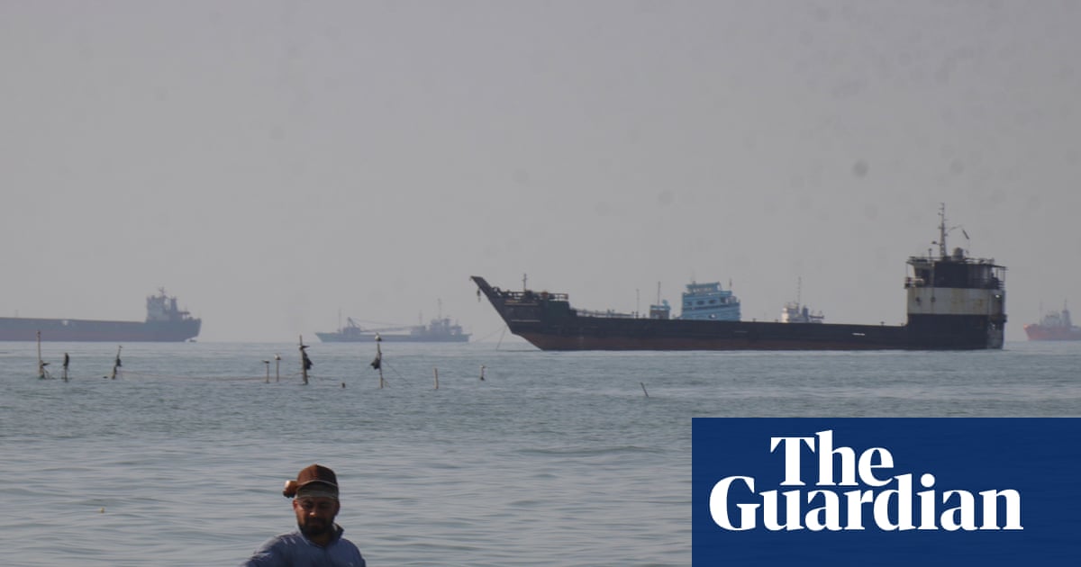 Trump says US will escort trapped ships from Gulf amid ‘very positive’ talks with Iran