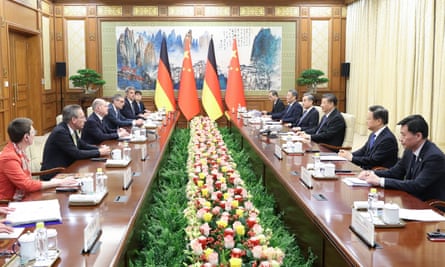 Xi Jinping, Scholz and their delegations during the talks in Beijing
