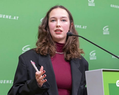 Lena Schilling, a young woman standing by a microphone