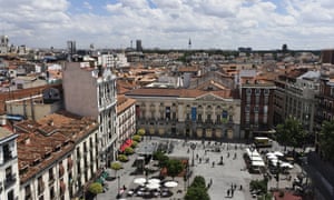 Pavement cafe in Plaza Santa Ana, Teatro Espanol in the background, Calle de Huertas, Madrid, SpainBPKP5X Pavement cafe in Plaza Santa Ana, Teatro Espanol in the background, Calle de Huertas, Madrid, Spain