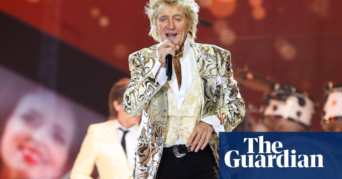 Rod Stewart pays for autism diagnosis of boy waiting for three years