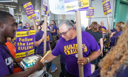 Williams Alvarez, while on strike against his employer, the airport contractor Eulen America, in 2019.