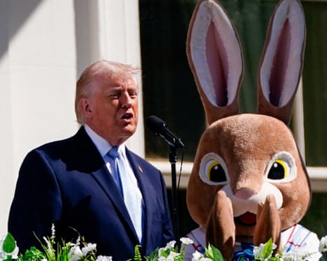 Presidente Trump con el Conejo de Pascua