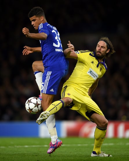 Dominic Solanke tussles with NK Maribor’s Marko Suler in October 2014 during his only Chelsea appearance.
