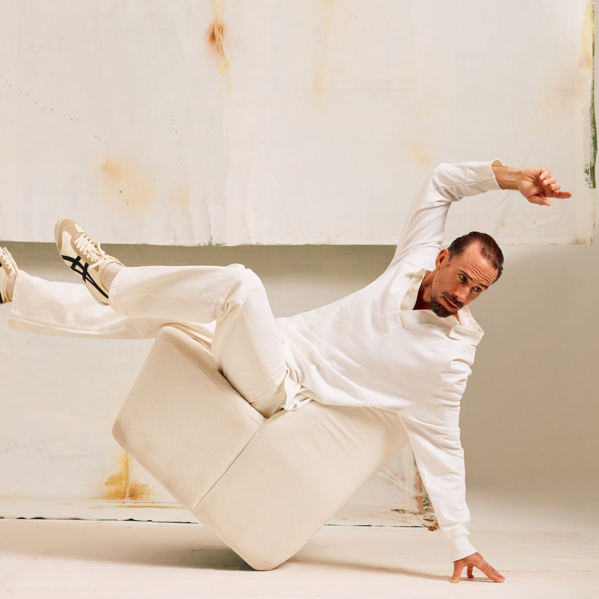 Joseph Fiennes on parenting, politics and banning children from social media: ‘Stand up, Keir, this is your kids’ generation’