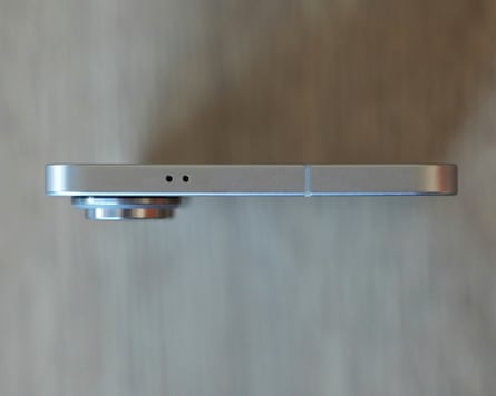 The top edge of the Samsung Galaxy S25 Edge.