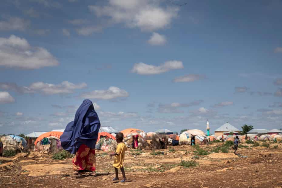 Camp for internally displaced people and water distribution centre, near Baidoa, Somalia