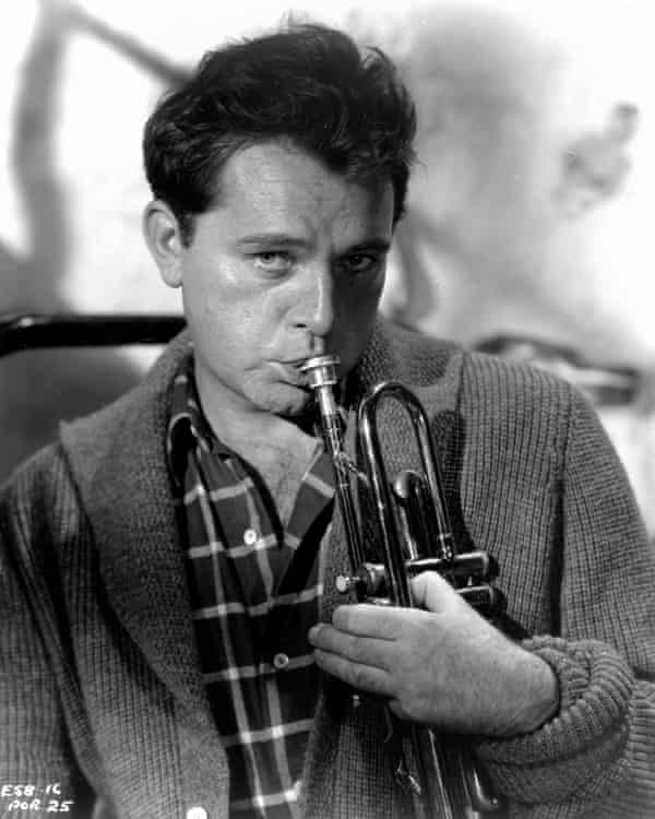 Έξυπνη κίνηση ... Ο Μπέρτον και η Τρομπέτα σε ένα πειράκι για το Look Back in Anger.