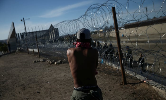 America Pays For The Wall Thieves Mock Trump By Stealing Border Razor Wire Us Mexico Border The Guardian