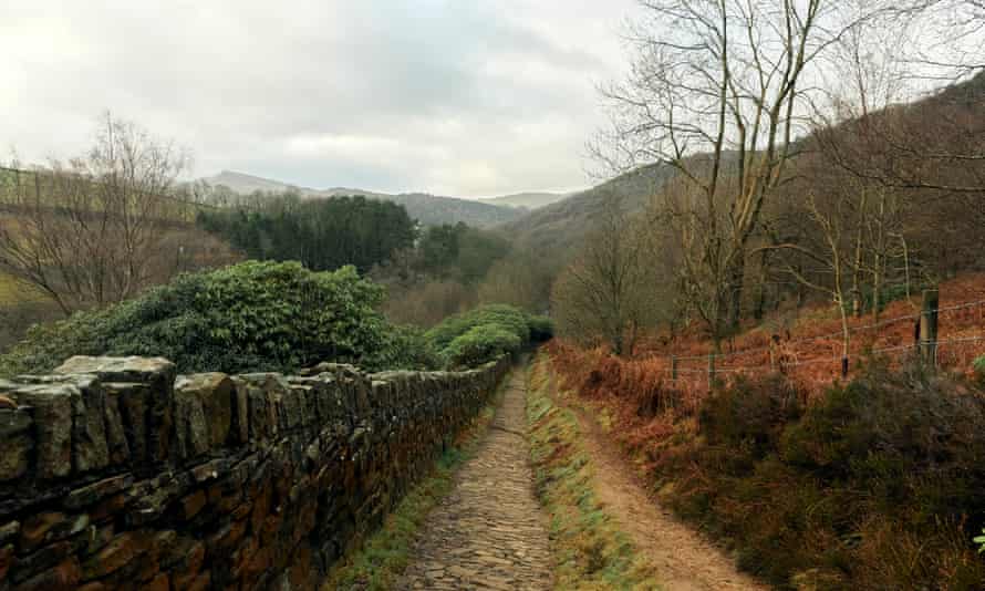 The footpath back to Hayfield