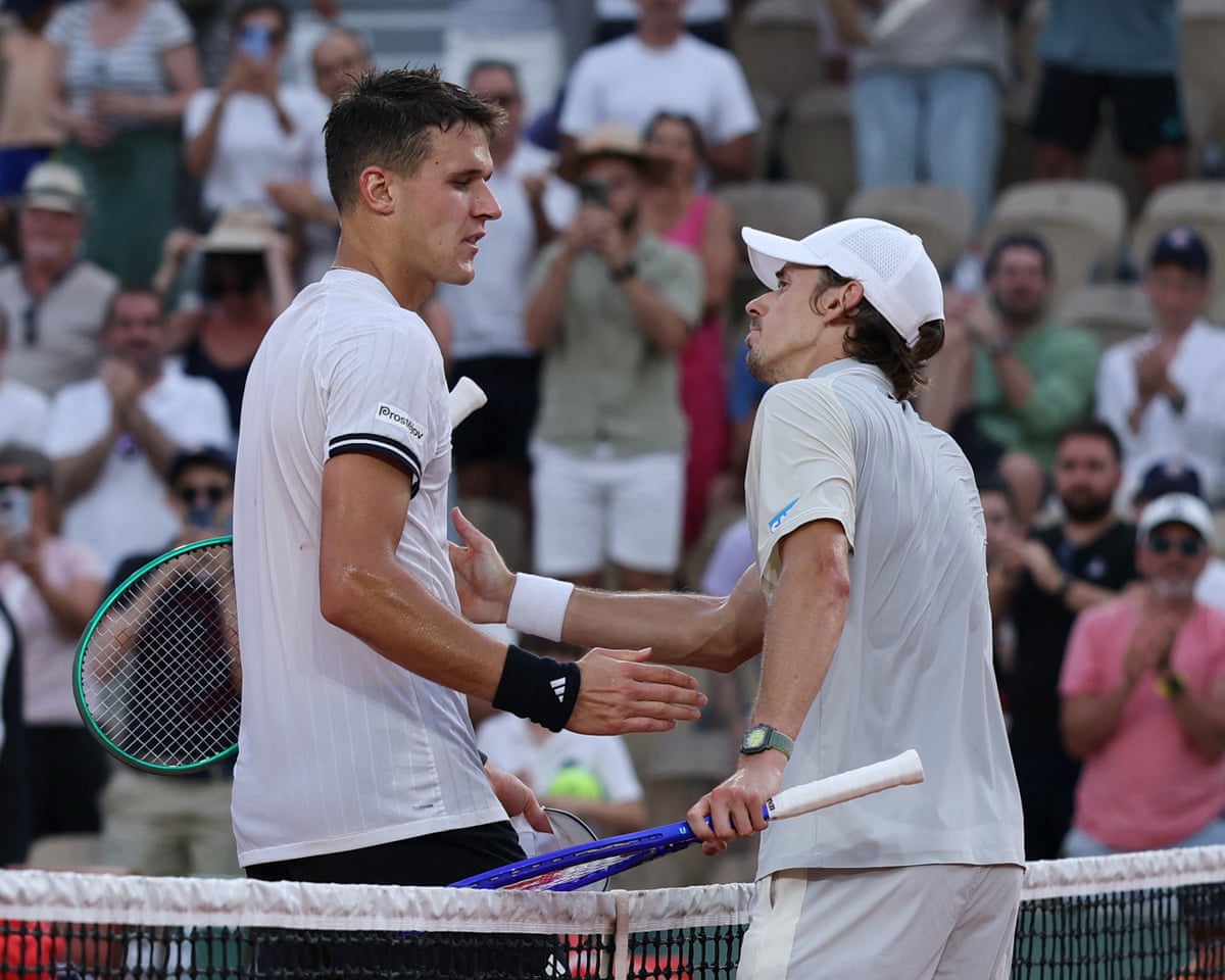Alex de Minaur knocked out of French Open after letting lead slip | French Open 2026 | The Guardian