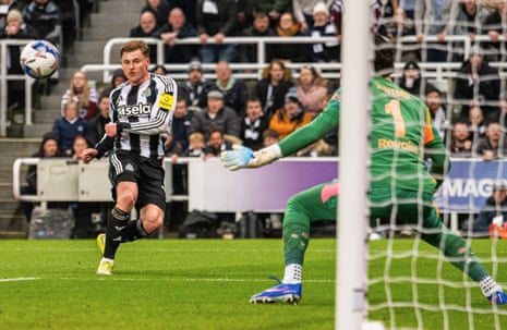A fine finish from Harvey Barnes gives Newcastle United the lead.