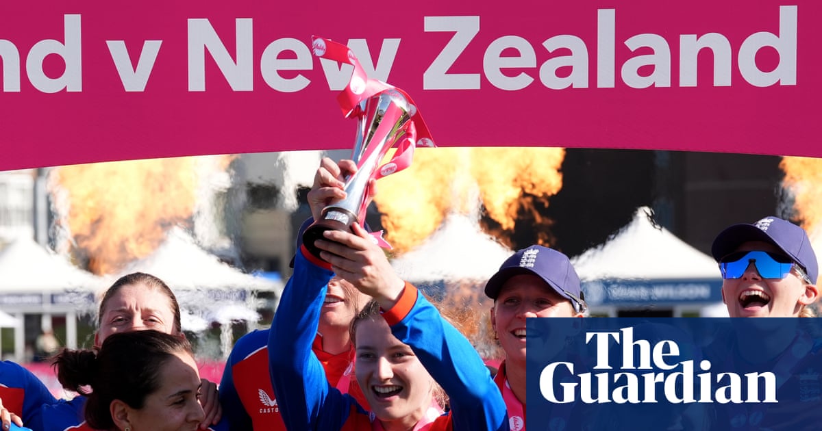 England saunter past New Zealand to take T20 series after Dean leads demolition