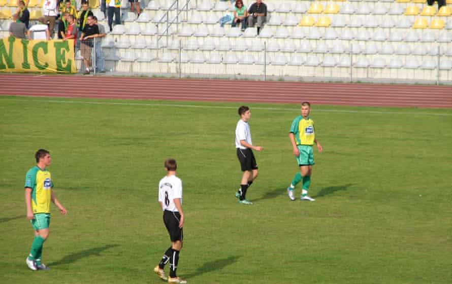 Robert Lewandowski (second right) playing for Znicz Pruszkow in September 2006.