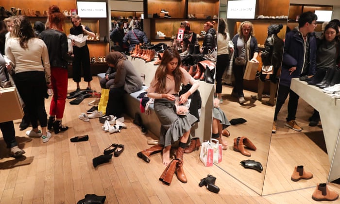 Boxing Day Sales Shoppers Spend Big But Footfall Down On Last Year Retail Industry The Guardian