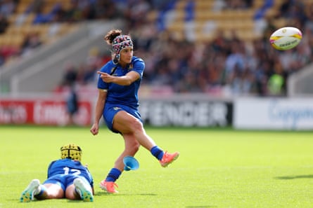 Michela Sillari of Italy kicks a conversion during the 2025 Women’s Rugby World Cup pool match against South Africa.