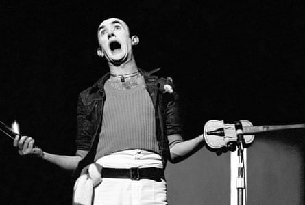 Jonathan Pryce as Gethin Price in Comedians at the National Theatre, London, in 1975.