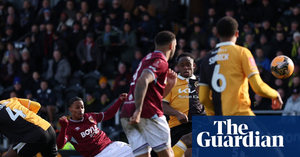 Summerville strike earns 10-man West Ham extra-time FA Cup win at Burton