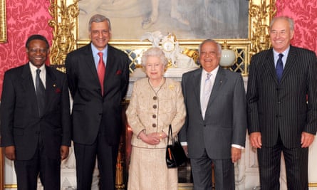 Queen Elizabeth II in 2009 at Buckingham Palace, with, from left: Chief Emeka Anyaoku, Kamalesh Sharma, Sir Shridath Ramphal and Sir Don McKinnon at the reception to mark the 60th anniversary of the Commonwealth London Declaration.