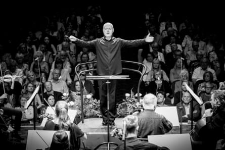 Paavo Järvi with the Estonian Festival Orchestra.