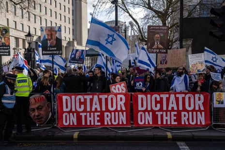 Anti-Netanyahu protesters outside Downing Street this morning.