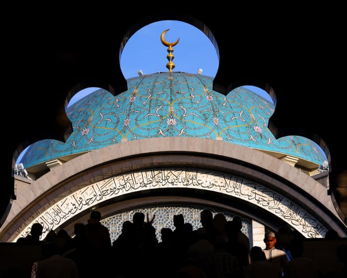 Malaysian state threatens to jail Muslim men who skip Friday prayers