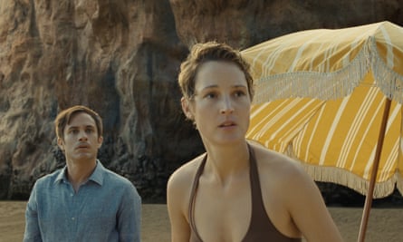 Gael García Bernal and Vicky Krieps in Old.
