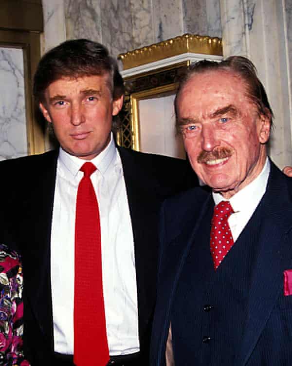 16481.FRED TRUMP AND WIFE WITH SON DONALD TRUMP. / 1992(Credit Image: A© Judie Burstein/Globe Photos/ZUMAPRESS.com)CDTHB4 16481.FRED TRUMP AND WIFE WITH SON DONALD TRUMP. / 1992(Credit Image: A© Judie Burstein/Globe Photos/ZUMAPRESS.com)