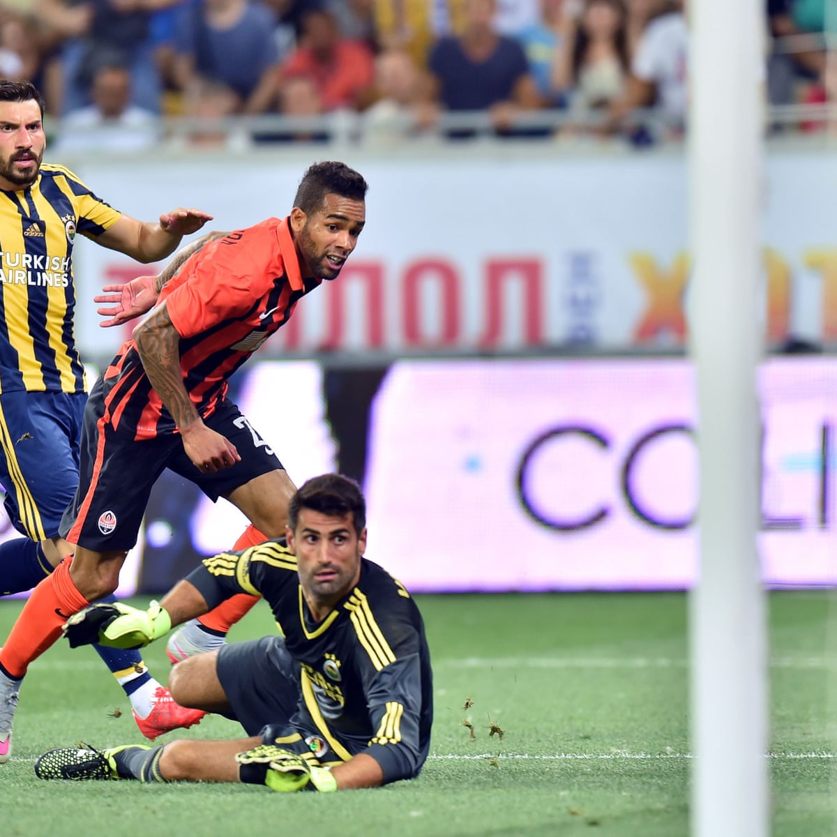 Football Fenerbahce Lose Against Shakhtar Donetsk