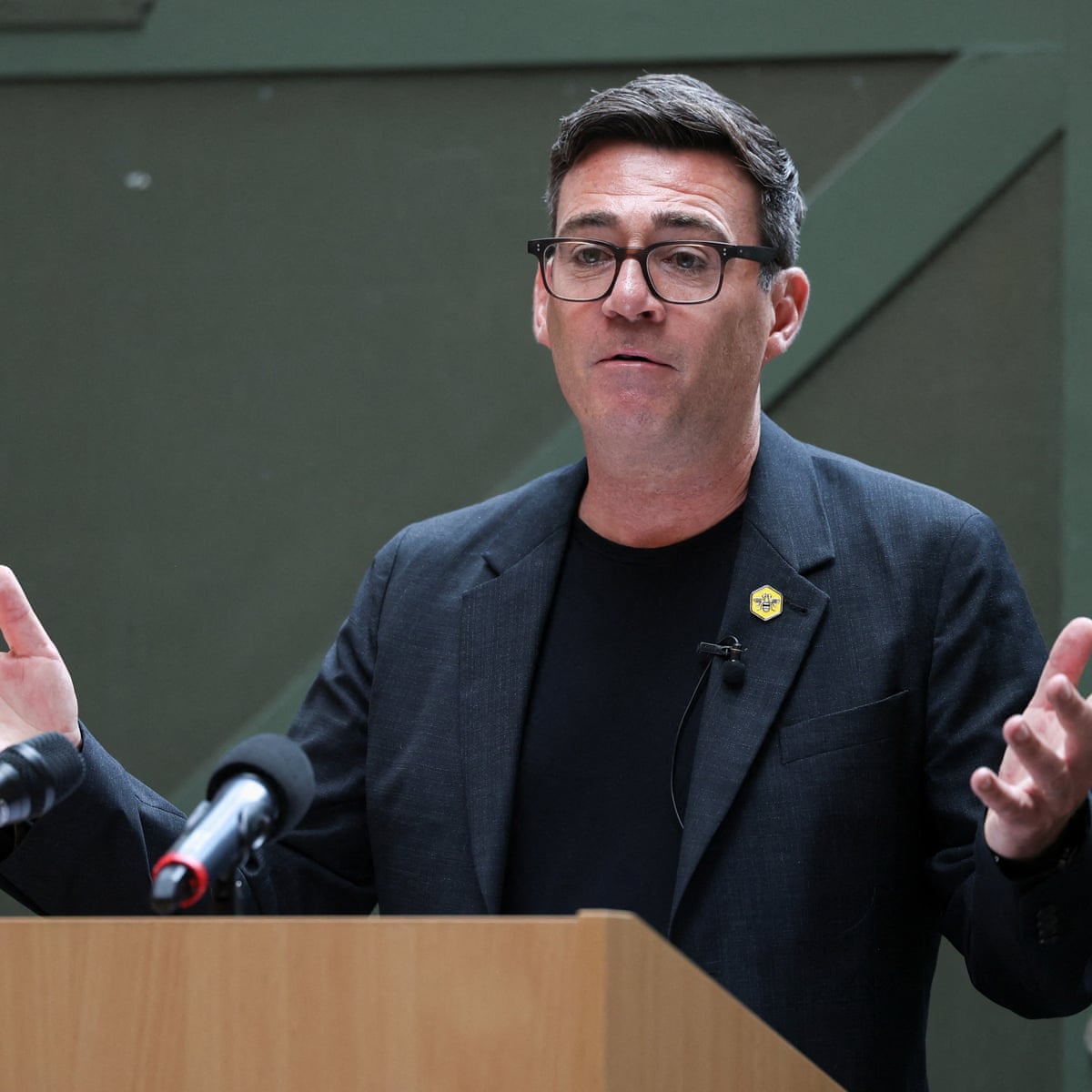 Καλές δονήσεις από τον Andy Burnham που βρίσκεται σε αναμονή σήμερα – αλλά οι δονήσεις δεν θα είναι αρκετές. Ελπίζω να το ξέρει