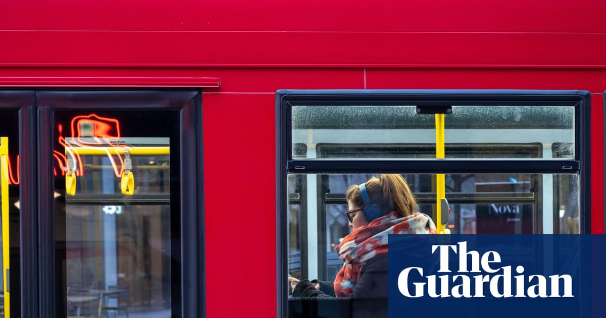 Letter: Cheaper bus fares should not require owning a smartphone