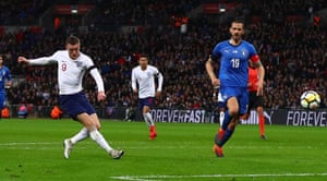 Vardy scores the opener.