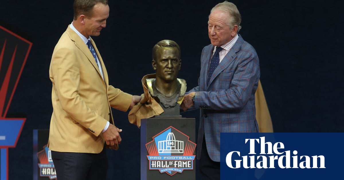 Peyton Manning enters Pro Football Hall of Fame alongside Johnson and Flores
