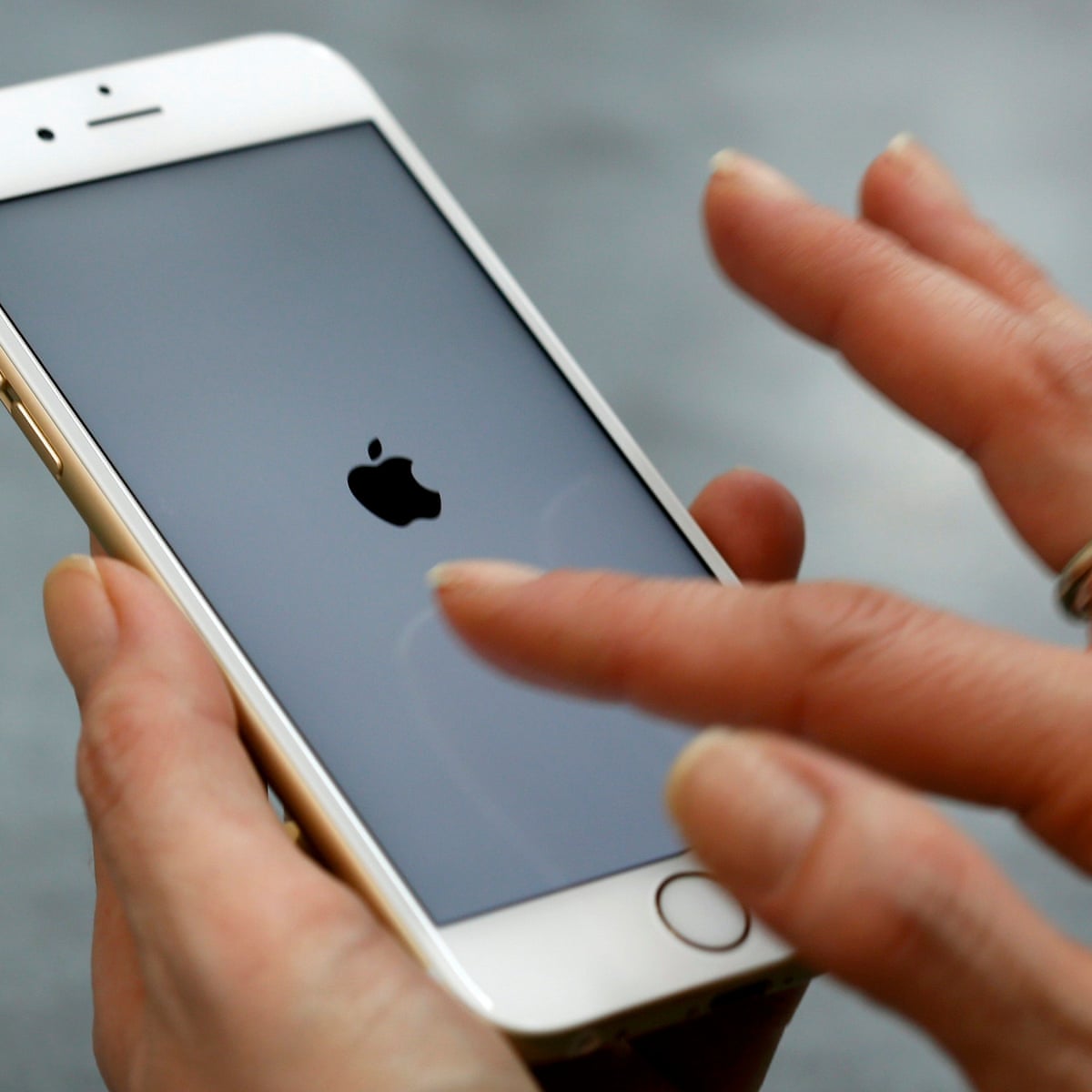 Apple and Samsung fined for deliberately slowing down phones | Apple | The Guardian