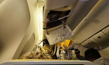 The interior of Singapore Airlines flight SQ321