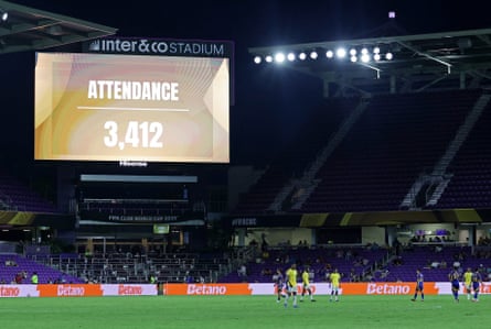 A screen shows the attendance of 3,412 at Ulsan v Mamelodi Sundowns