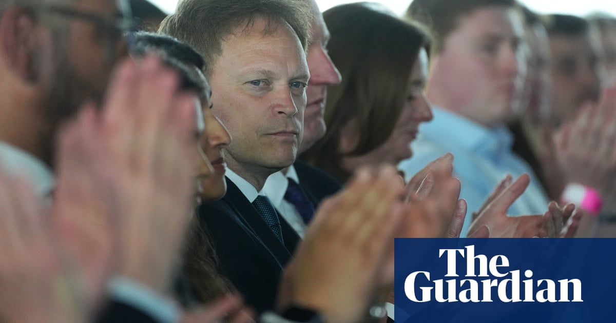 Ex-UK defence minister disgusted' by Trump's attitude to Putin and Russia