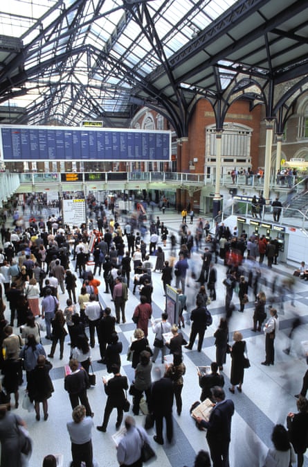 Liverpool Street station in 2000 with rush-hour crowds
