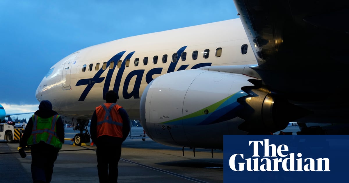 на BoeingПреместването идва след като панелът на кабината се откъсна